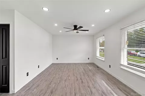 Living - 30142 Jamestown St, Romulus, MI 48174 photo 2 of 3