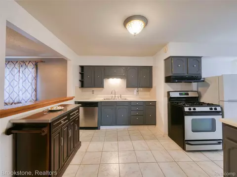 Kitchen - 3023 Baker Hts, Grand Blanc, MI 48507 photo 1 of 3