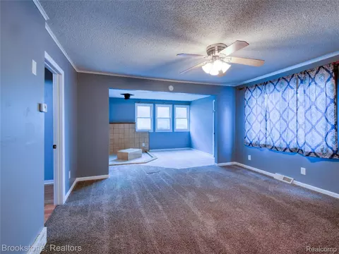 Living - 3023 Baker Hts, Grand Blanc, MI 48507 photo 2 of 4