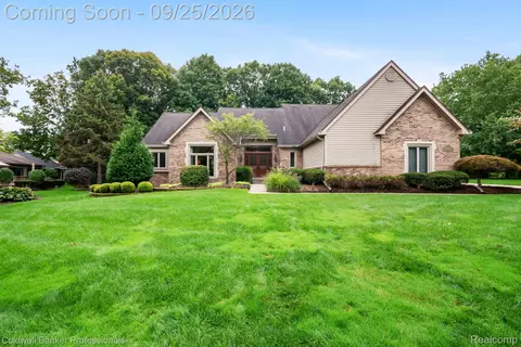 48925 Plum Tree Dr, Plymouth, MI 48170