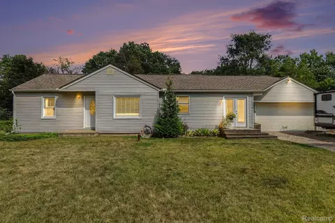 249 S Coats Rd, Oxford, MI 48371
