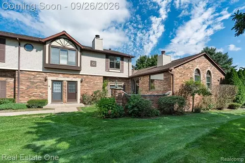 2297 London Bridge Dr # 25, Rochester Hills, MI 48307
