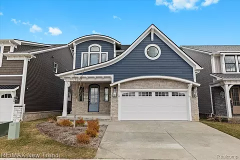 209 Mountain View Ln, Milford, MI 48381