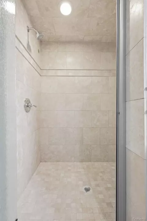 Bath - 18116 Outer Dr, Dearborn, MI 48128 photo 5 of 8