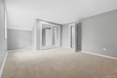 Bedroom - 18116 Outer Dr, Dearborn, MI 48128 photo 3 of 5