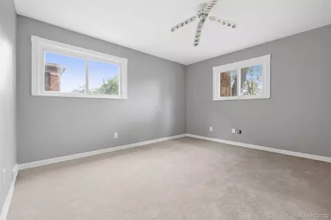 Bedroom - 18116 Outer Dr, Dearborn, MI 48128 photo 1 of 5