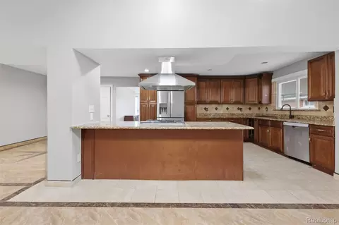 Kitchen - 18116 Outer Dr, Dearborn, MI 48128 photo 6 of 9