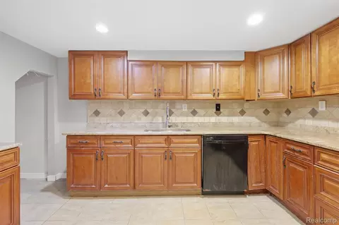 Kitchen - 18116 Outer Dr, Dearborn, MI 48128 photo 8 of 9