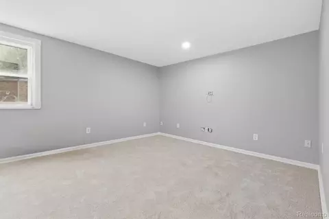 Bedroom - 18116 Outer Dr, Dearborn, MI 48128 photo 4 of 5