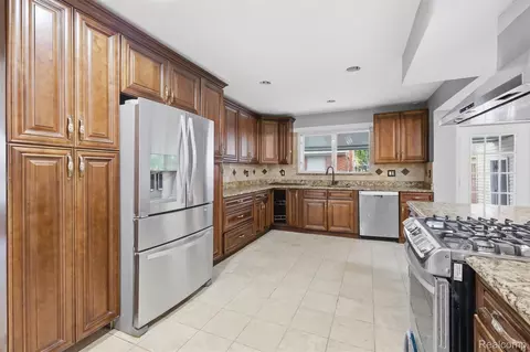 Kitchen - 18116 Outer Dr, Dearborn, MI 48128 photo 3 of 9