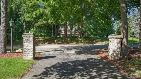 0000 Lone Pine Rd, Bloomfield, MI 48302 photo 2