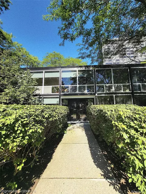 1339 Nicolet Pl, Detroit, MI 48207