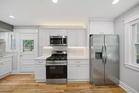 Kitchen - 1684 Graefield Rd #60, Birmingham, MI 48009 photo 4 of 4