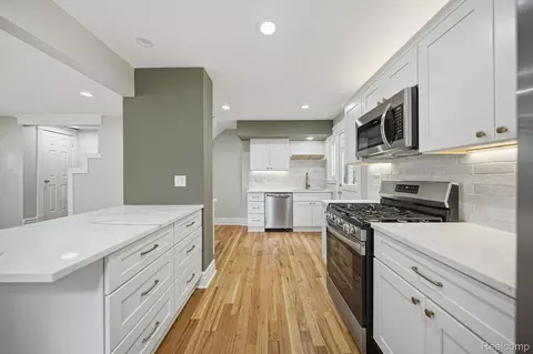 Kitchen - 1684 Graefield Rd #60, Birmingham, MI 48009 photo 1 of 4
