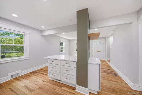 Entry Way - 1684 Graefield Rd #60, Birmingham, MI 48009 photo 1 of 1