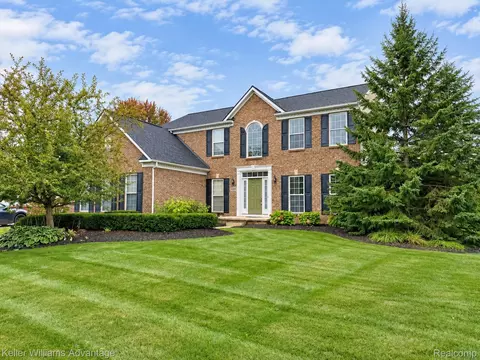 26123 Cornell Dr, Lyon, MI 48178