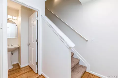 Entry Way - 2723 Grayson St, Ferndale, MI 48220 photo 2 of 3