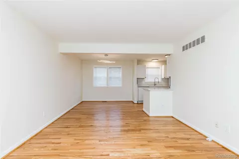 Living - 2723 Grayson St, Ferndale, MI 48220 photo 1 of 2