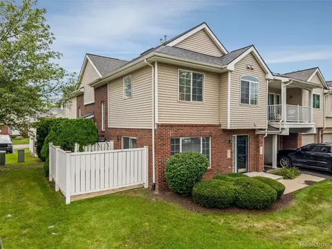 Exterior - 3521 Whitaker Dr, Melvindale, MI 48122 photo 3 of 5