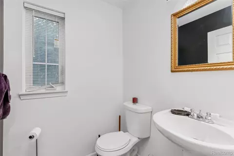 Bath - 3521 Whitaker Dr, Melvindale, MI 48122 photo 1 of 6