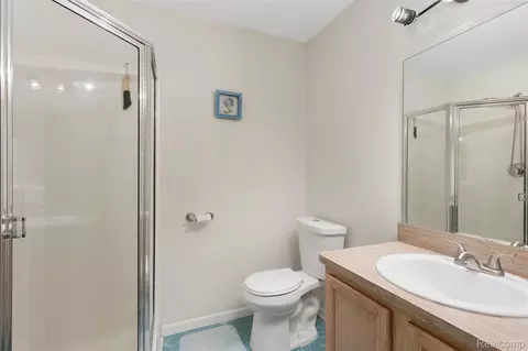 Bath - 3521 Whitaker Dr, Melvindale, MI 48122 photo 5 of 6