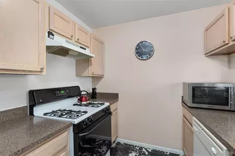 Kitchen - 3521 Whitaker Dr, Melvindale, MI 48122 photo 2 of 2