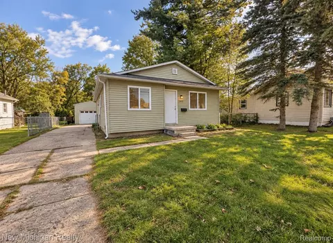 7459 Wade St, Swartz Creek, MI 48473