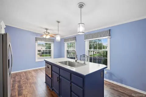 Kitchen - 5486 Spring Creek Dr, Howell, MI 48843 photo 4 of 5
