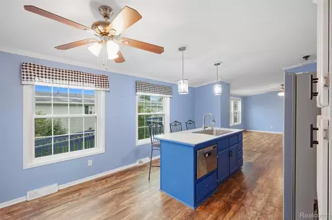 Kitchen - 5486 Spring Creek Dr, Howell, MI 48843 photo 5 of 5