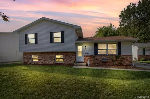 Exterior - 565 N Roessler St, Monroe, MI 48162 photo 6 of 6