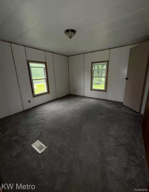 Bedroom - 5552 Cherokee Bnd, Genoa, MI 48843 photo 3 of 3