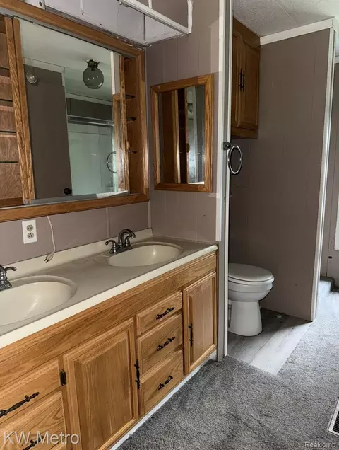 Bath - 5552 Cherokee Bnd, Genoa, MI 48843 photo 2 of 2