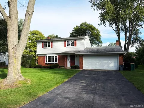 32402 Dunford St, Farmington Hills, MI 48334