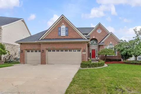 16928 Boulder Dr, Northville, MI 48168
