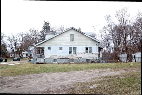 17138 Eureka St, Hamtramck, MI 48212 photo 4