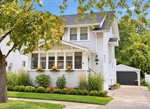 409 Gardenia Ave, Royal Oak, MI 48067