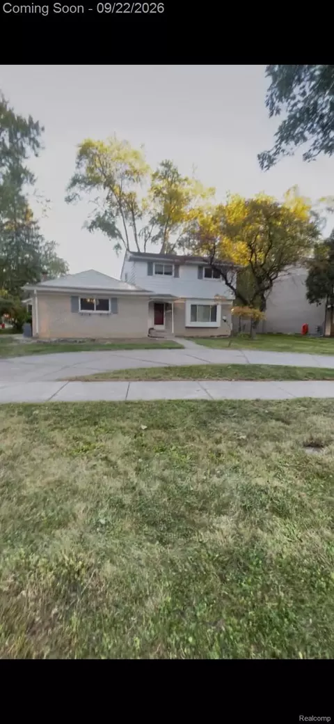 30050 Pleasant Trl, Southfield, MI 48076