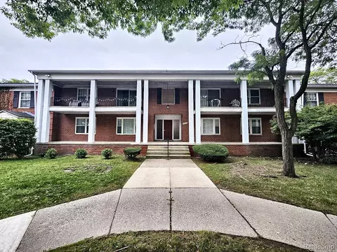 27718 W Echo Vly #216, Farmington Hills, MI 48334