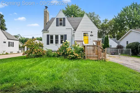3418 Seebaldt Ave, Waterford, MI 48329
