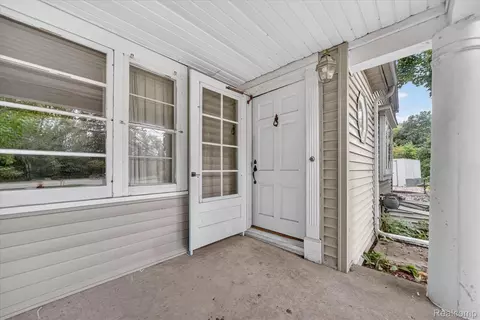 Exterior - 1730 Haslett Rd, Meridian, MI 48840 photo 2 of 5