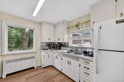 Kitchen - 1730 Haslett Rd, Meridian, MI 48840 photo 1 of 5