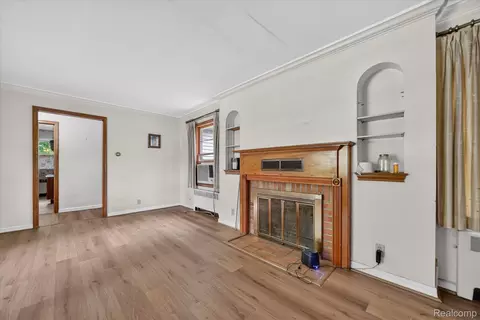 Living - 1730 Haslett Rd, Meridian, MI 48840 photo 2 of 3