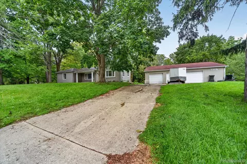 Exterior - 1730 Haslett Rd, Meridian, MI 48840 photo 1 of 5