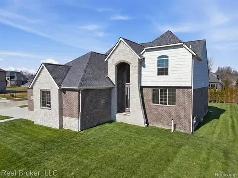 35957 Windridge Dr, New Baltimore, MI 48047