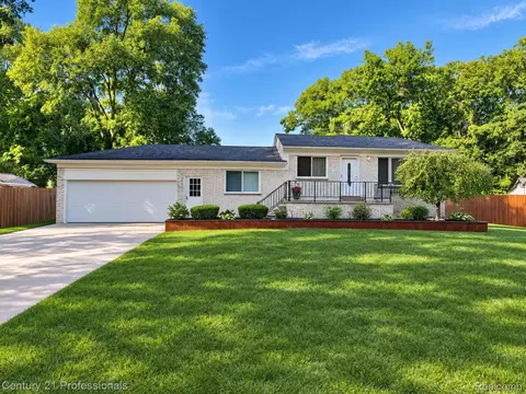 2494 Frankson Ave, Rochester Hills, MI 48307