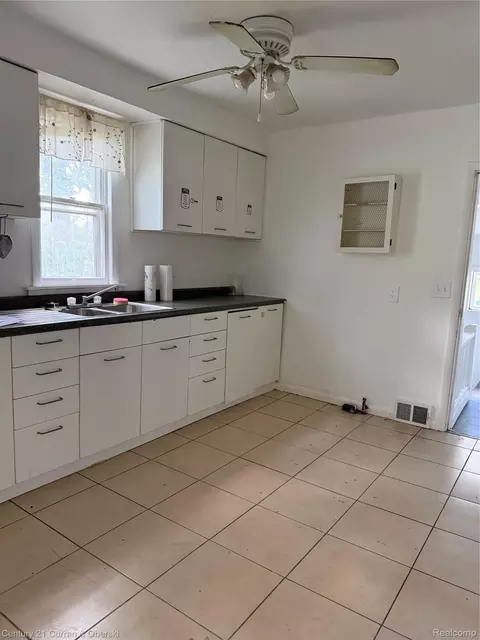 Kitchen - 8126 Pardee Rd, Taylor, MI 48180 photo 1 of 3