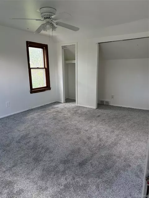 Bedroom - 8126 Pardee Rd, Taylor, MI 48180 photo 4 of 5