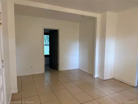 Living - 8126 Pardee Rd, Taylor, MI 48180 photo 3 of 3