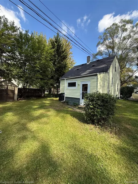 Exterior - 8126 Pardee Rd, Taylor, MI 48180 photo 3 of 4