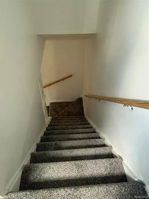 Entry Way - 8126 Pardee Rd, Taylor, MI 48180 photo 2 of 2
